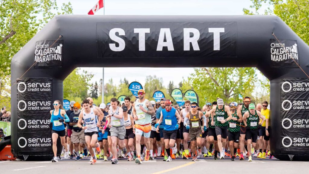 Resultados oficiales del Maratón de Calgary 2025 - Kip Kangogo y Kelly Challinor se coronan en una jornada histórica - Ruta Running