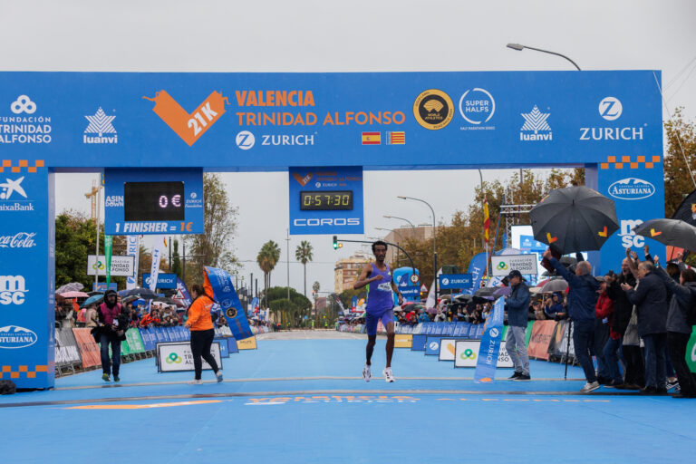 Yomif Kejelcha – 57 minutos y 30 segundos World Record